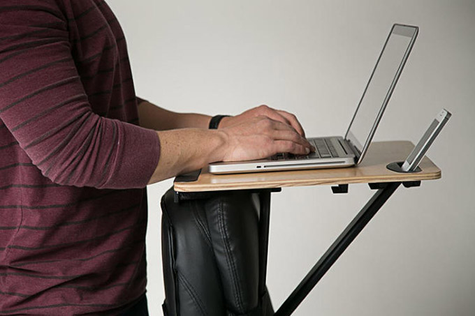 how to walk around with a laptop